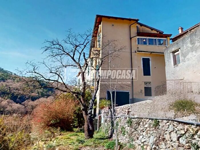 Appartamento con 5 locali in vendita in Via Vecchia, Calice Ligure