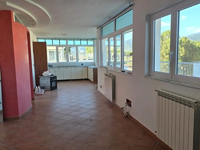 Appartamento quadrilocale in vendita in Sarzana