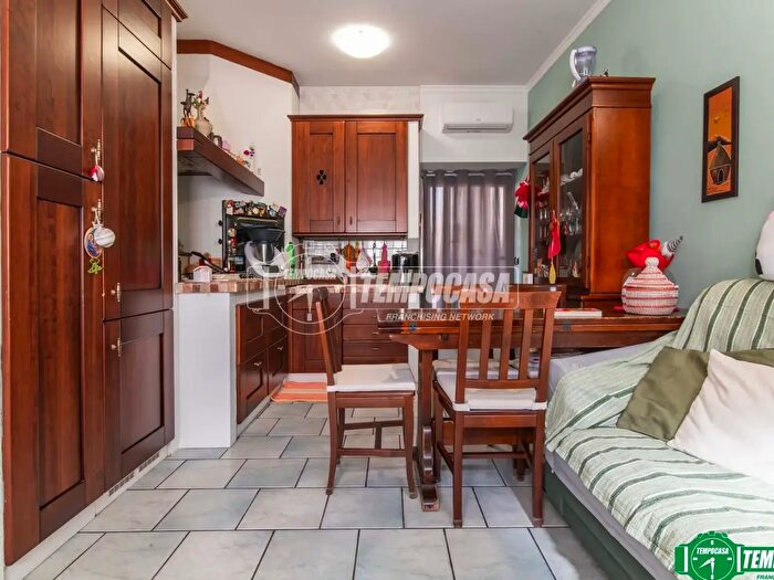 Appartamento trilocale in vendita in Via Trento, Garbagnate Milanese