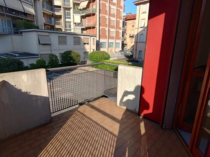Appartamento quadrilocale in vendita in Via Suardi, Bergamo