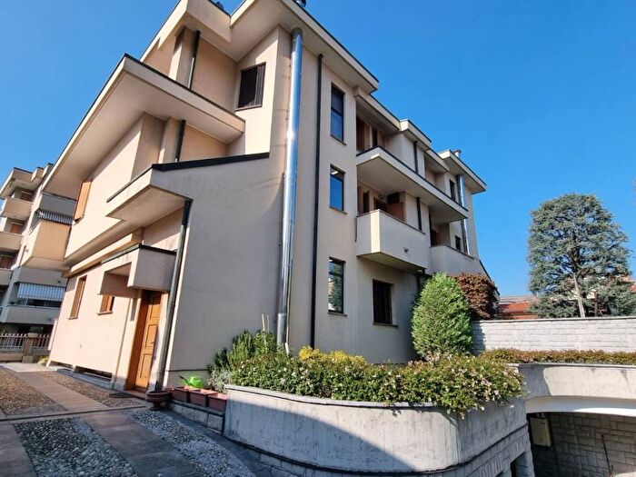 Casa con 6 locali in vendita in Via Giulio Campi, Meda