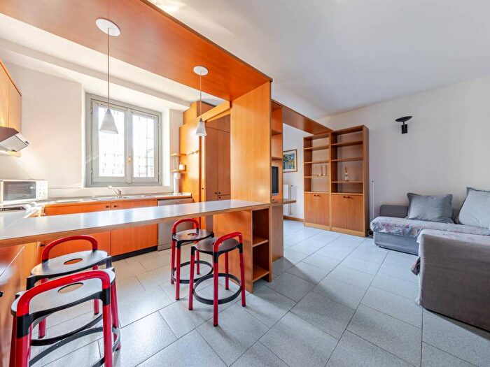 Appartamento trilocale in affitto in Via Lazzaro Spallanzani, Porta Venezia, Milano