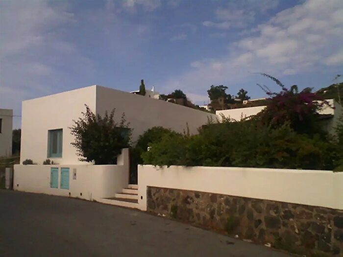 Casa quadrilocale in vendita in Via Umberto I Salina Sn, Santa Marina Salina