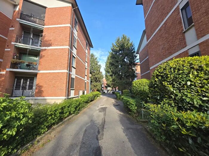 Appartamento trilocale in vendita in Via Forlì, Sesto San Giovanni