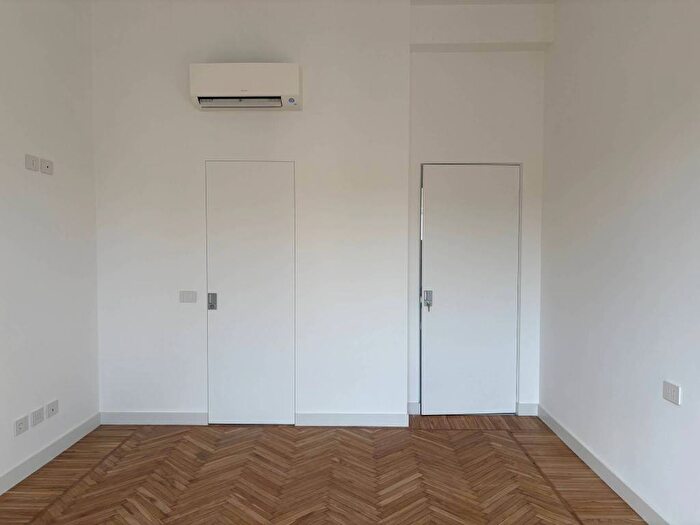 Appartamento trilocale in affitto in Via Vigilio Inama, Città Studi, Milano