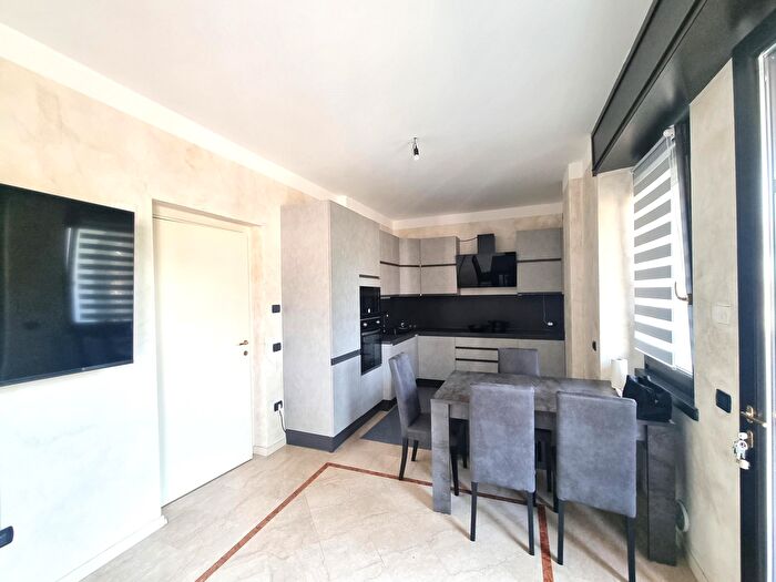 Appartamento trilocale in vendita in Via De Amicis, Prevalle