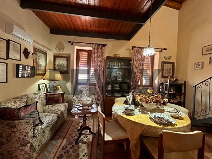 Appartamento trilocale in vendita in Via Alagona, Siracusa