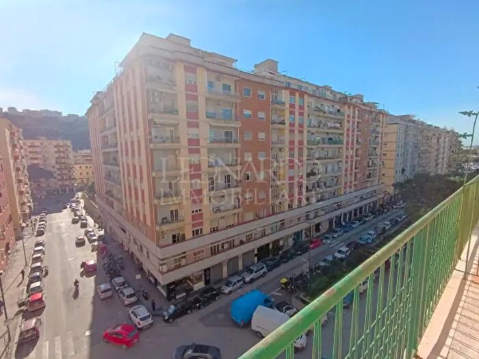 Appartamento con 5 locali in vendita in Via Lepanto, Napoli