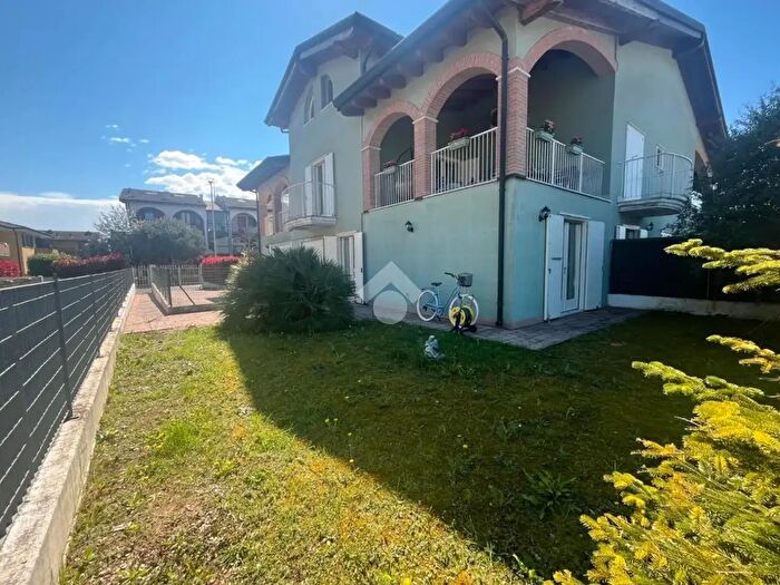 Case in Vendita e in Affitto - 3