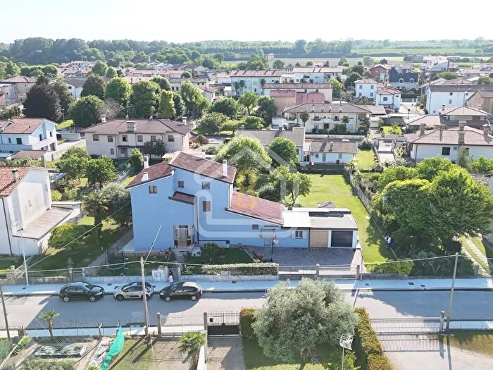 Appartamento bilocale in vendita in Via Massille, Ronchis