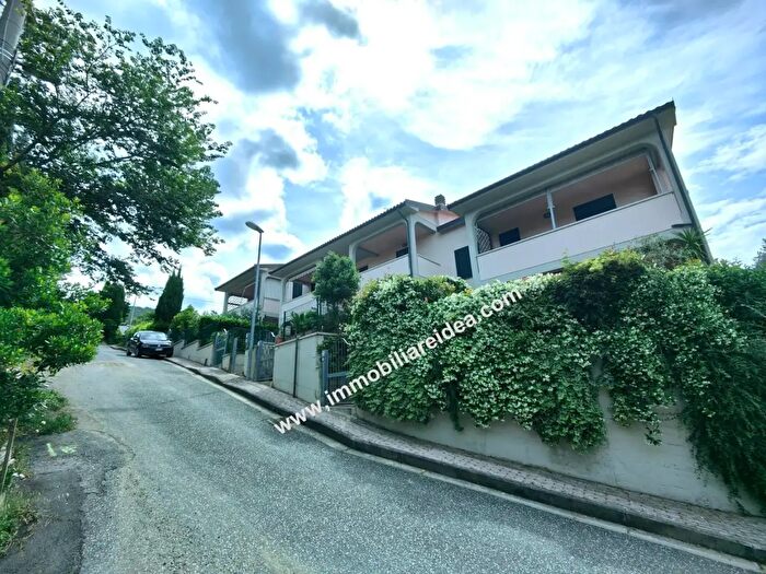 Casa bilocale in vendita in Castellina Marittima