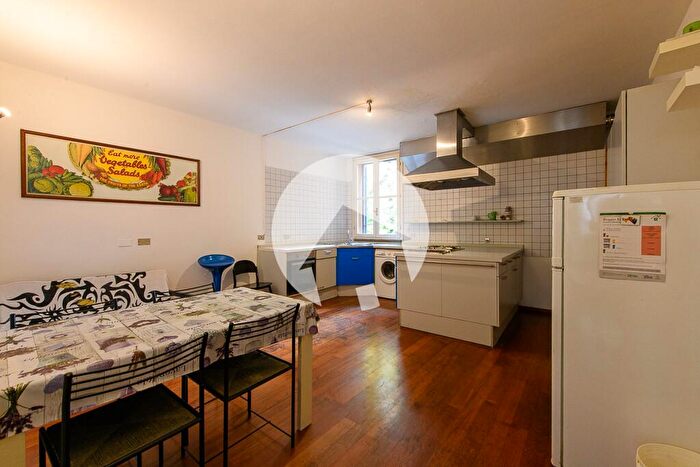 Casa con 7 locali in vendita in Via del Pozzo, Reggio Emilia