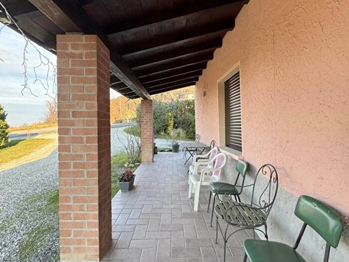 Casa con 5 locali in affitto in Vernasca