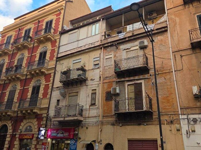 Appartamento trilocale in affitto in Via Oreto, Oreto Perez, Palermo