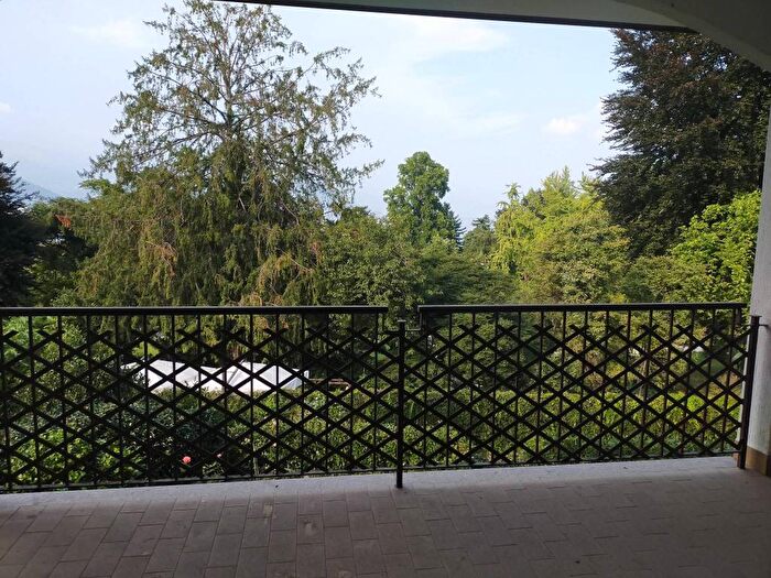 Appartamento quadrilocale in affitto in Via Alessandro Manzoni, Centro, Stresa