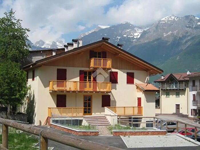 Appartamento trilocale in vendita in Via Canton, Cavedago