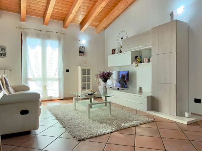 Appartamento trilocale in vendita in Via Santa Barbara, Calvisano