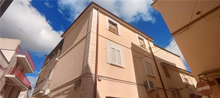 Appartamento con 10 locali in vendita in San Nicandro Garganico