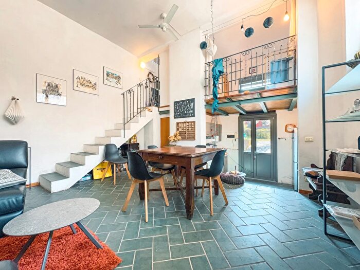 Casa bilocale in vendita in Via Dolomiti, Oleggio Castello