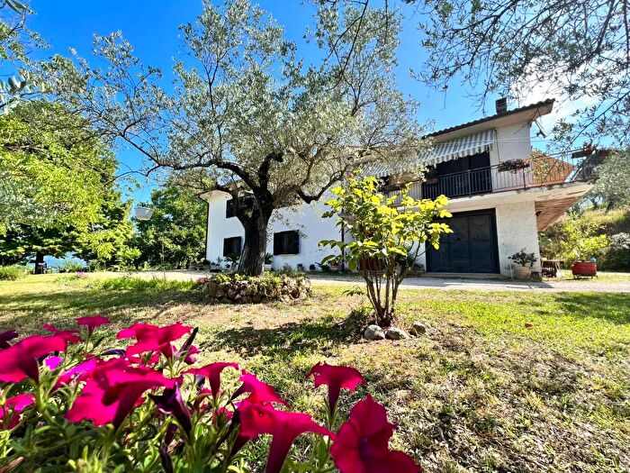 Casa con 14 locali in vendita in Napoleone Fontana Liri Frosinone, Fontana Liri