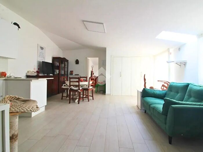 Appartamento trilocale in vendita in Via Monti della Meta, Pescara