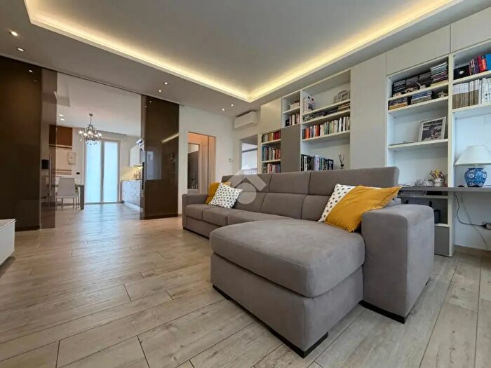 Appartamento trilocale in vendita in Via Michelangelo Buonarroti, Bussero