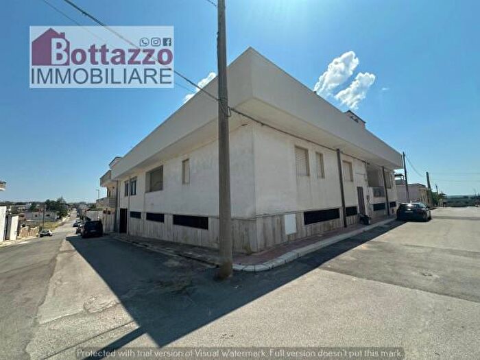 Appartamento quadrilocale in vendita in Via Platone, Lizzano
