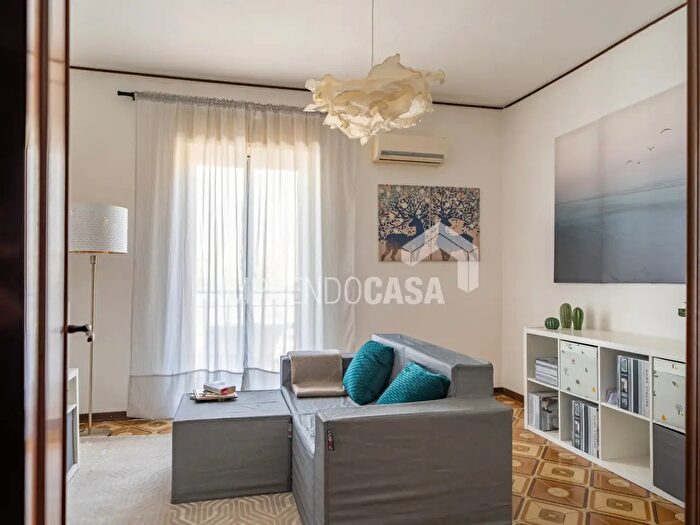 Appartamento trilocale in vendita in Via Prometeo, Palermo