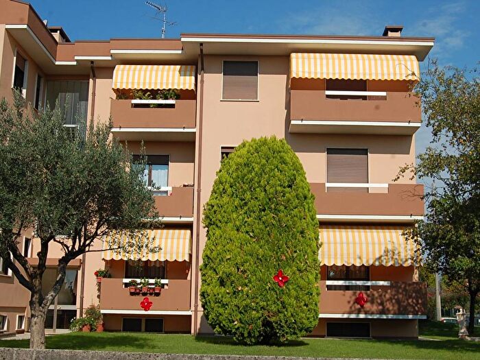 Appartamento quadrilocale in affitto in Via Giotto, Centro, Dueville