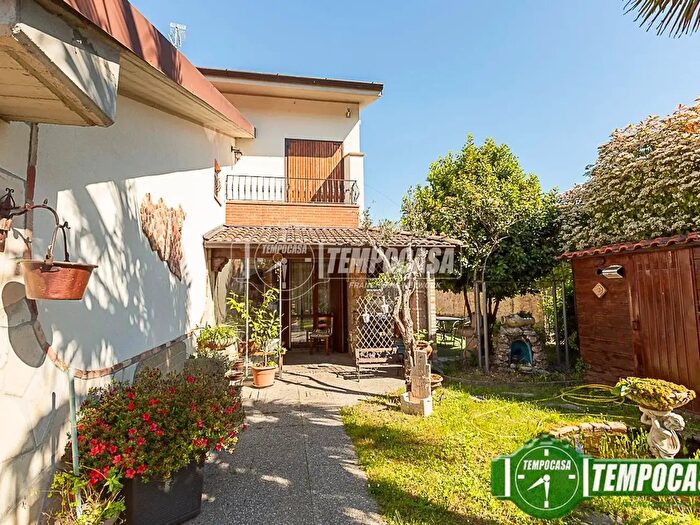 Casa trilocale in vendita in Via Don Orfeo Ferrarese, SantAngelo Lodigiano