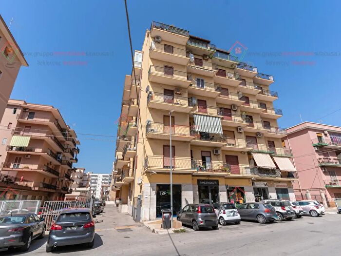 Appartamento trilocale in vendita in Siracusa