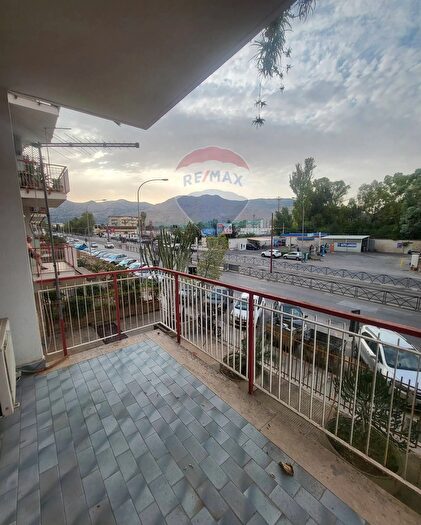 Appartamento quadrilocale in vendita in Via Leonardo da Vinci, Palermo