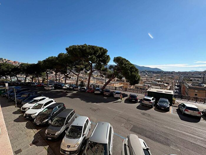 Appartamento con 6 locali in affitto in Corso Andrea Podestà, Carignano, Genova