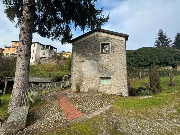Casa quadrilocale in vendita in Piazza G Marconi, Sesta Godano