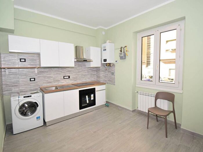 Appartamento trilocale in vendita in Via dei Landi, Sampierdarena, Genova