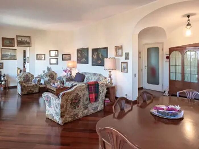 Appartamento con 6 locali in vendita in Via SantAgnese, Milano