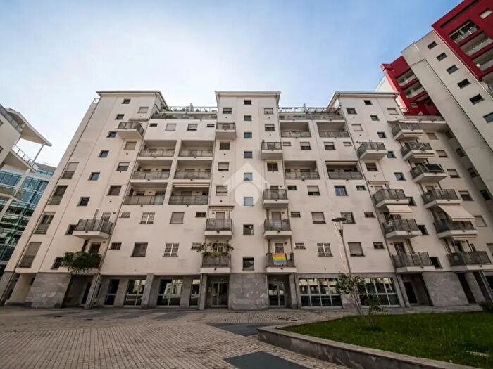 Appartamento trilocale in vendita in Via Giacomo Manzú, Milano