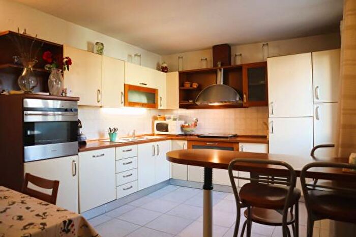 Casa con 6 locali in vendita in Via Lucchese, Empoli