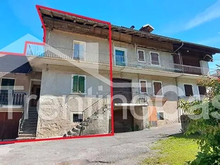 Appartamento con 6 locali in vendita in Via Umberto I, Borgo Lares