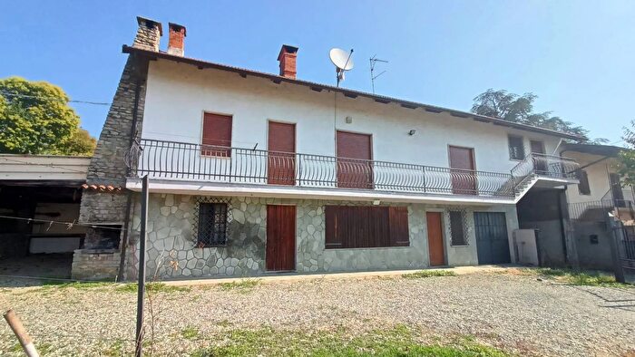 Casa con 7 locali in vendita in Via Chisola Cumiana, Cumiana