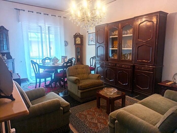 Appartamento con 6 locali in vendita in Via Campomorone r, Genova