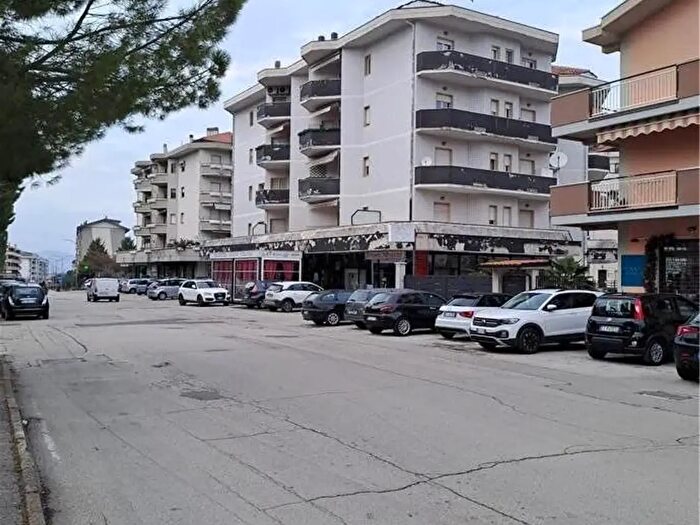 Appartamento con 7 locali in vendita in Via Gennaro Sardi, Sulmona