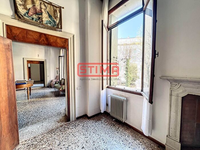 Appartamento con 5 locali in vendita in Treviso