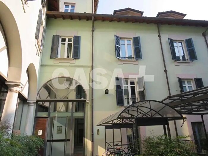 Appartamento trilocale in affitto in Piazza Carducci, Varese