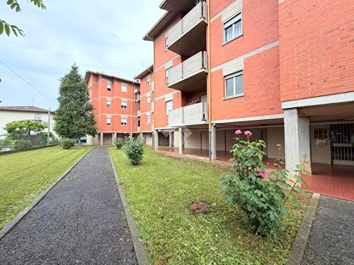 Appartamento quadrilocale in vendita in Via Francesco Montanari, Chiuduno