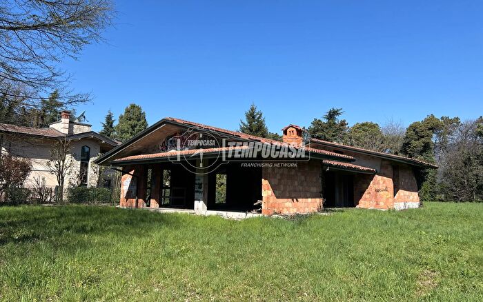 Casa con 5 locali in vendita in Via Castel Montecchio, Villongo