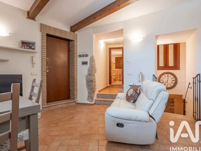 Appartamento trilocale in vendita in Via Castiglioni, Cingoli