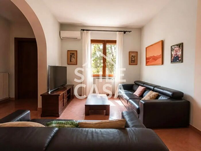 Casa con 10 locali in vendita in Lcide De Gasperi, Castelfranco Di Sotto