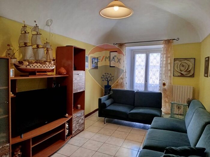 Appartamento trilocale in vendita in Via Cavour, Stradella