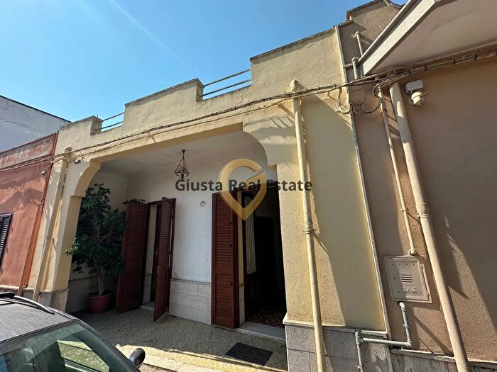 Casa trilocale in vendita in Via Leonardo da Vinci, San Pietro Vernotico